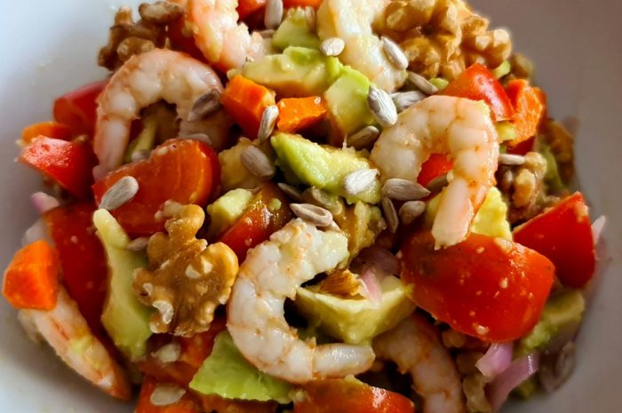 Ensalada de Gambas, Aguacate y más